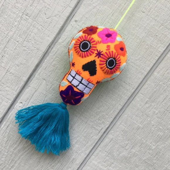 Handmade Embroidered Felt Mexican Sugar Skull Pom Pom - Dia de los Muertos - Picture 1 of 4